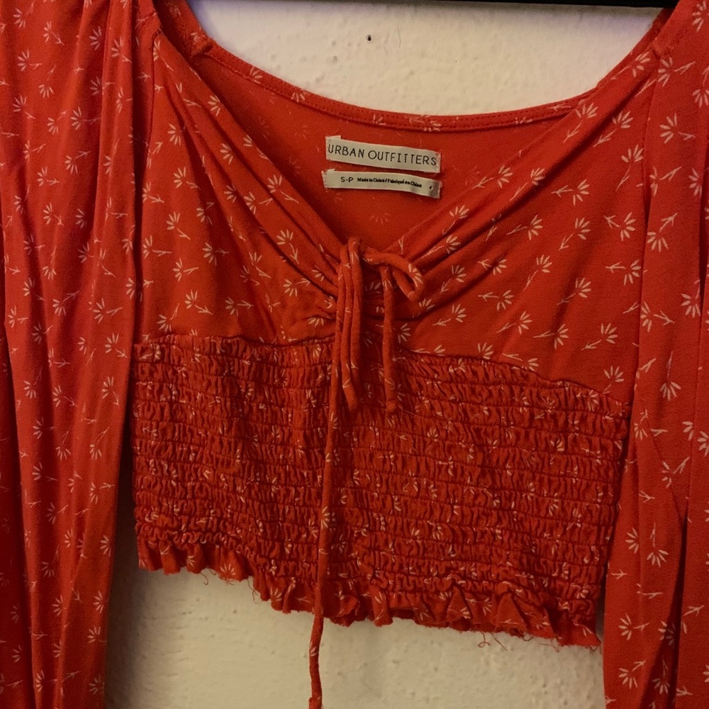 Flowy urban top